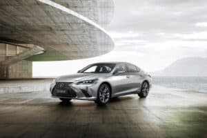 lexus_es_fsport-04-300x200.jpg