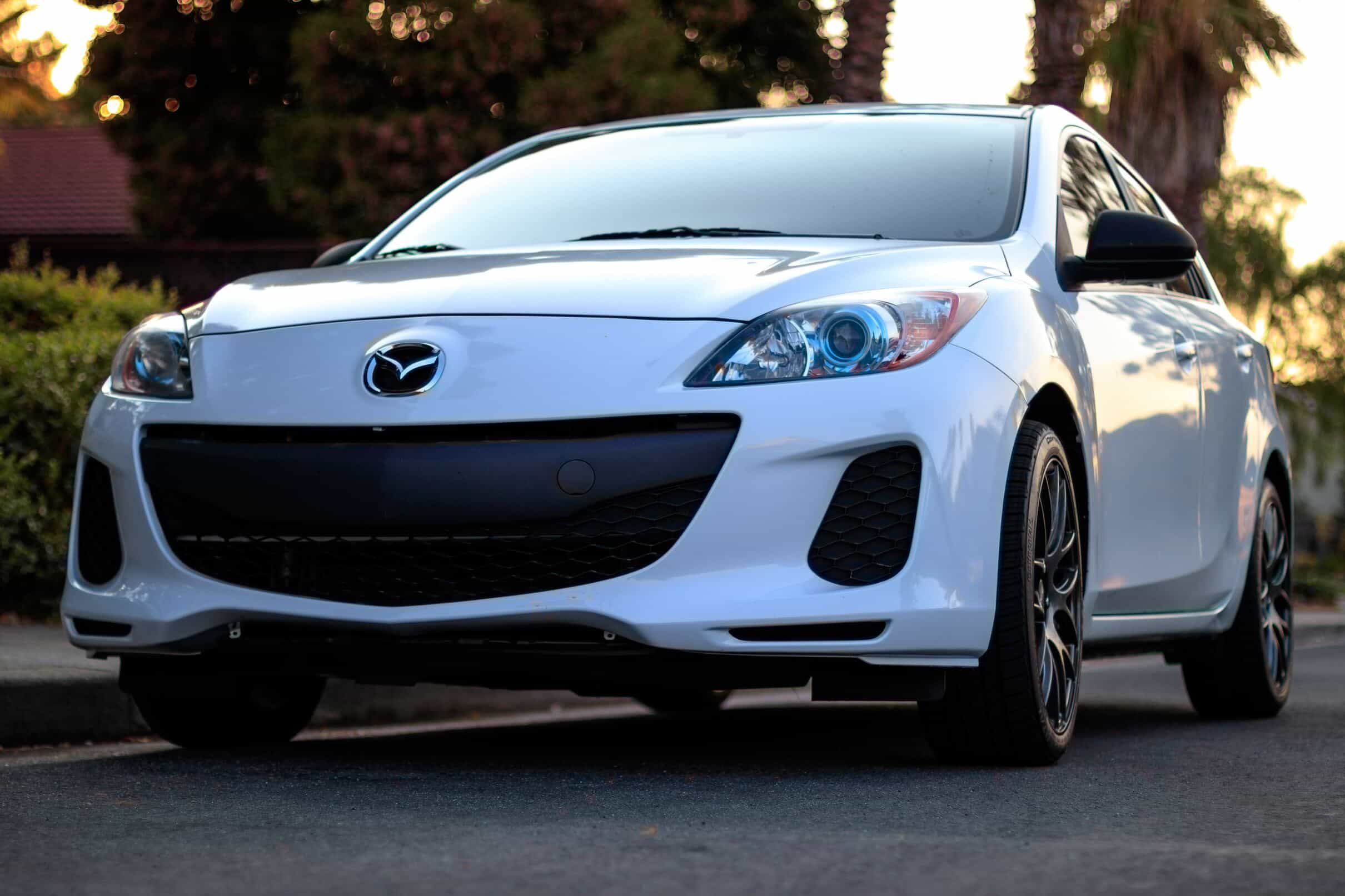 Mazda 3 - Stylish Compact Car with Dynamic Performance