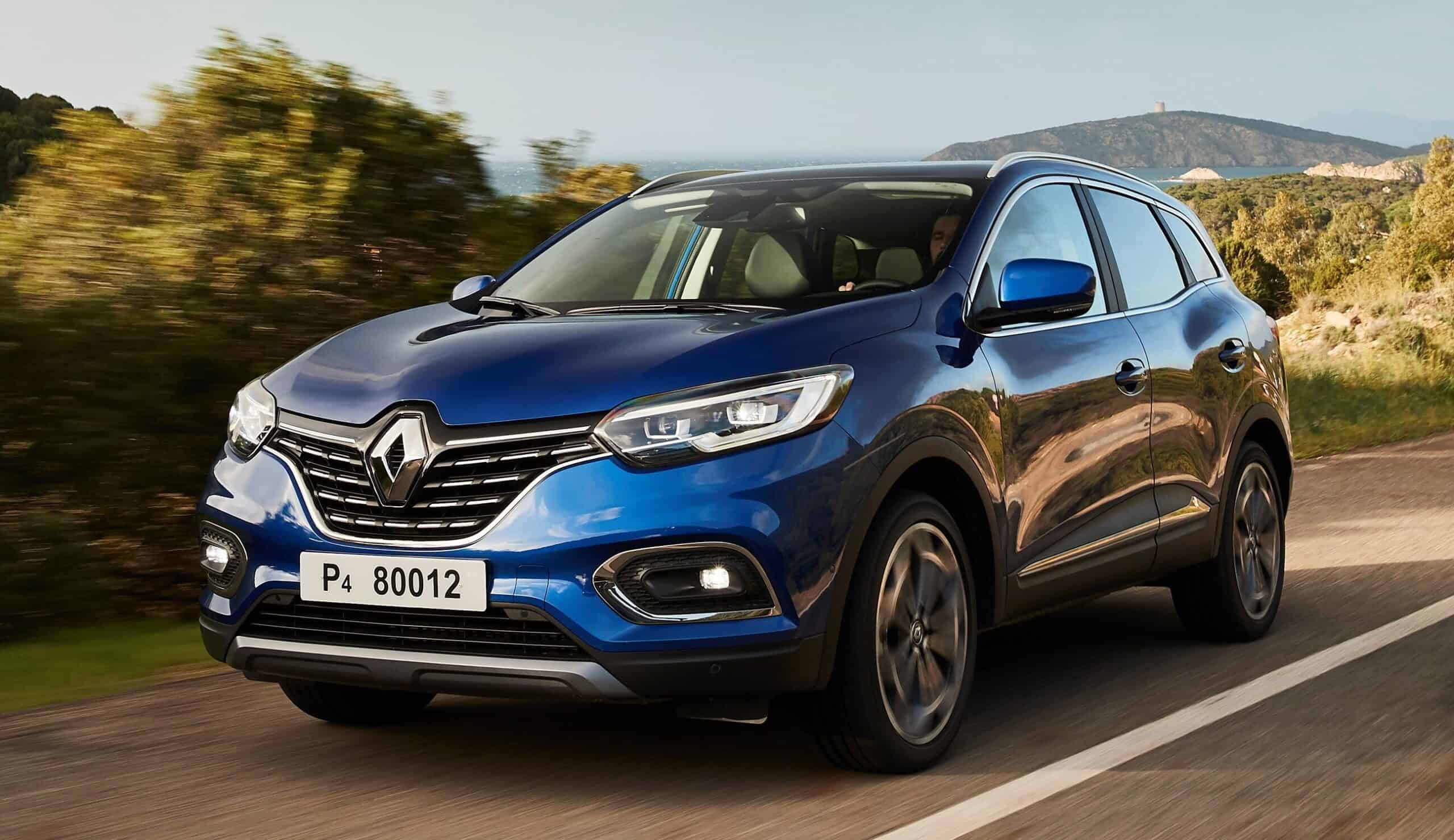 Renault Kadjar: A symbol of elegance and versatility against a scenic backdrop.